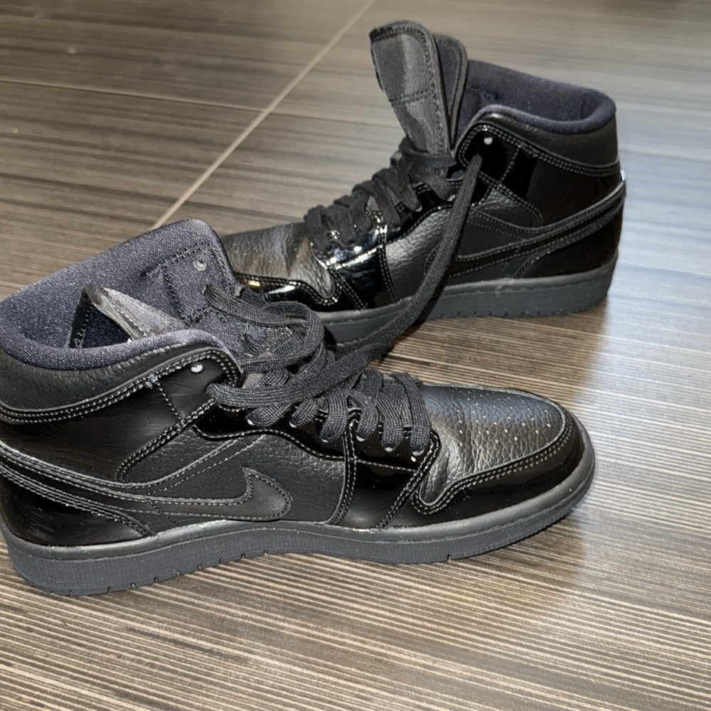 Jordan 1 Mid Patent - Picture 6 of 11